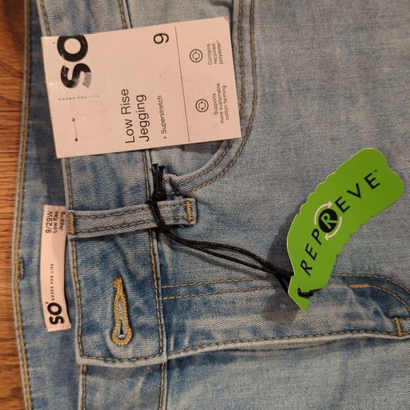 NWT SO Low Rise Jegging +Super Stretch 9/29 Ripped Denim Jeans Faded Blue - Picture 3 of 9
